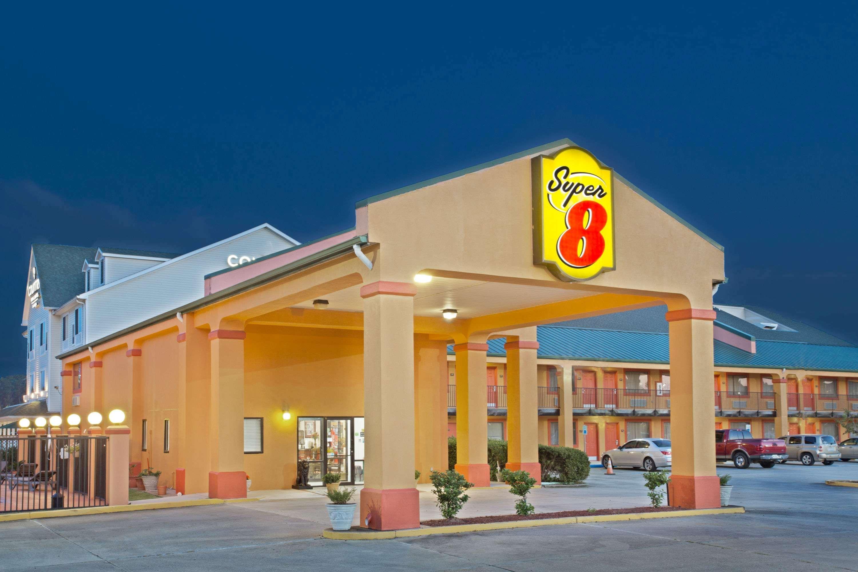 Super 8 By Wyndham Covington Hotel Exterior photo