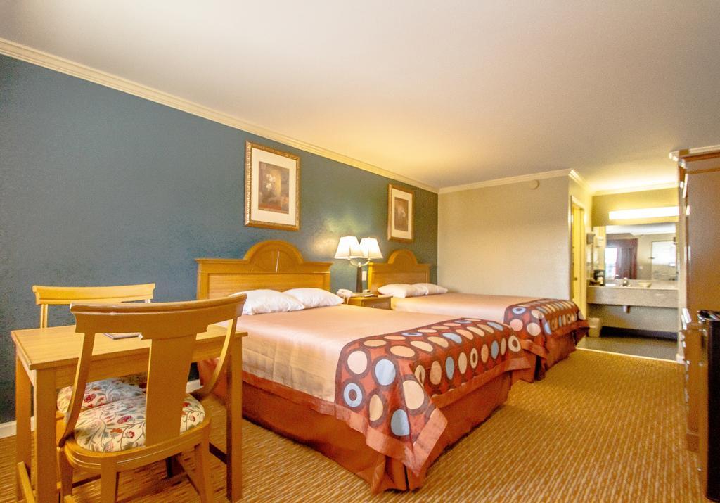 Super 8 By Wyndham Covington Hotel Exterior photo